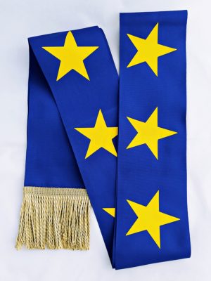 szarfa w barwach unii europejskiej