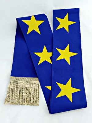 szarfa w barwach unii europejskiej